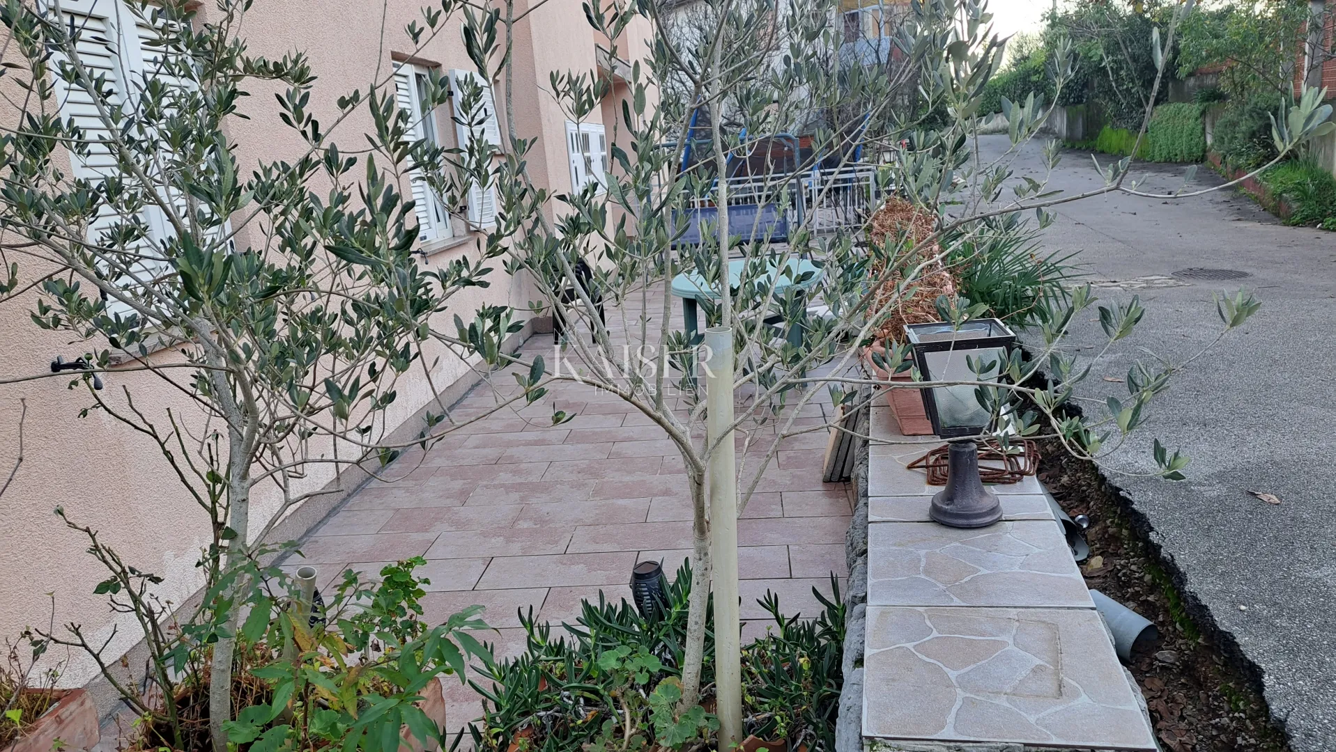 opatija, pobri, dvosoban stan s terasom i dva parkirna mjesta - slika 2
