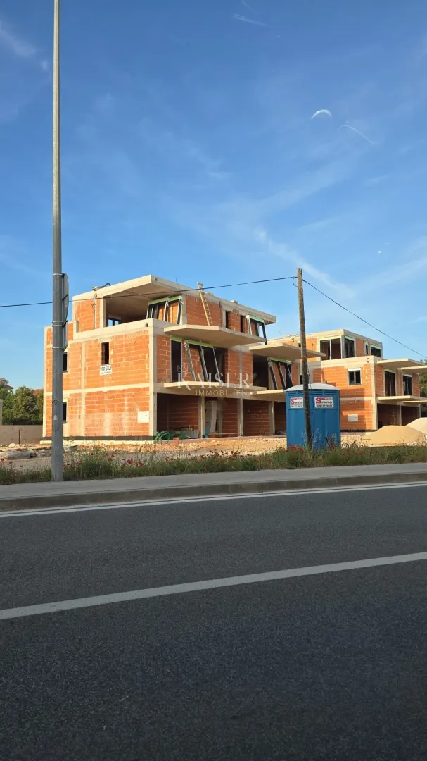 brodarica,šibenik - prozračan dvosobni stan na prvom katu, 300 m od plaže - slika 2