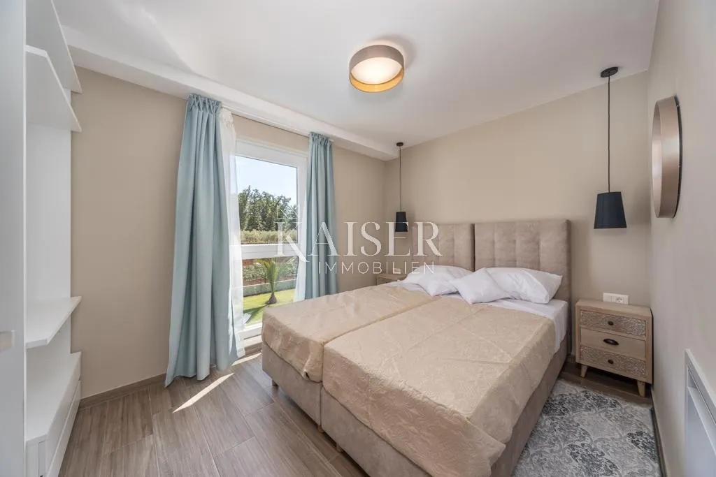 istra - poreč, vila sa grijanim bazenom i saunom pogled more - slika 38