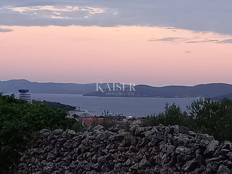 šibenik, vodice - građevinsko zemljište s pogledom na more i otoke, veličine 649 m2. - slika 3