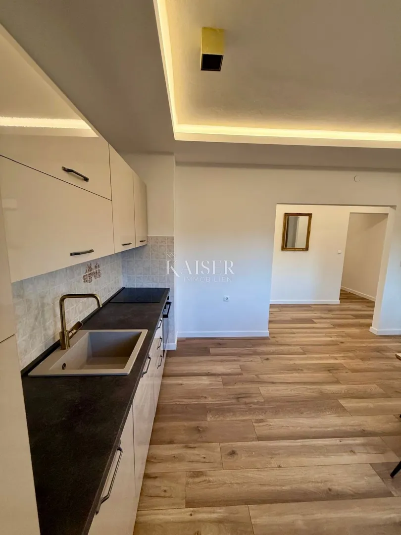 otok cres, cres - kuća sa 4 stana, 288m2, 50m od mora sa prekrasnim pogledom - slika 11