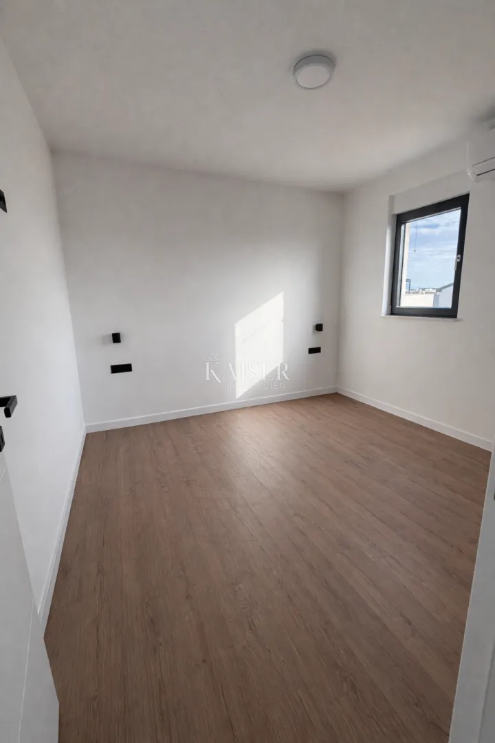 zadar – privlaka | apartman s krovnom terasom i pogledom, 200 m od mora - slika 17
