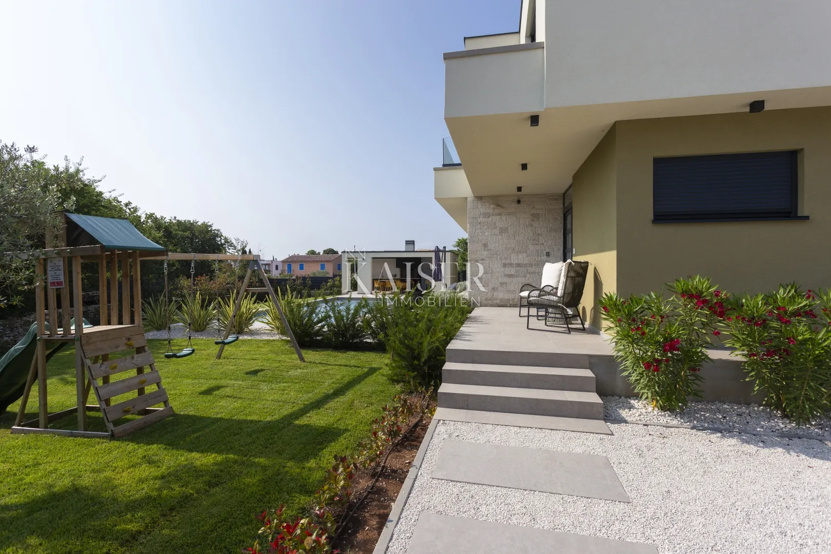 istra, svetvinčenat - moderna vila s bazenom - slika 8