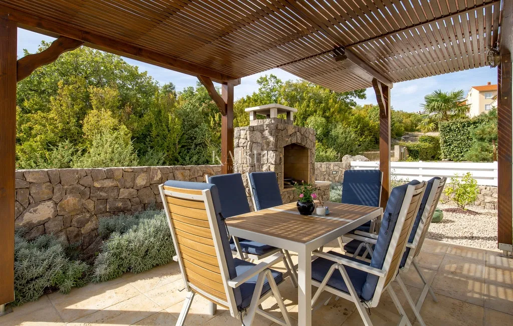 kornić, otok krk- vila 121m2 s pogledom na more i bazenom - slika 22