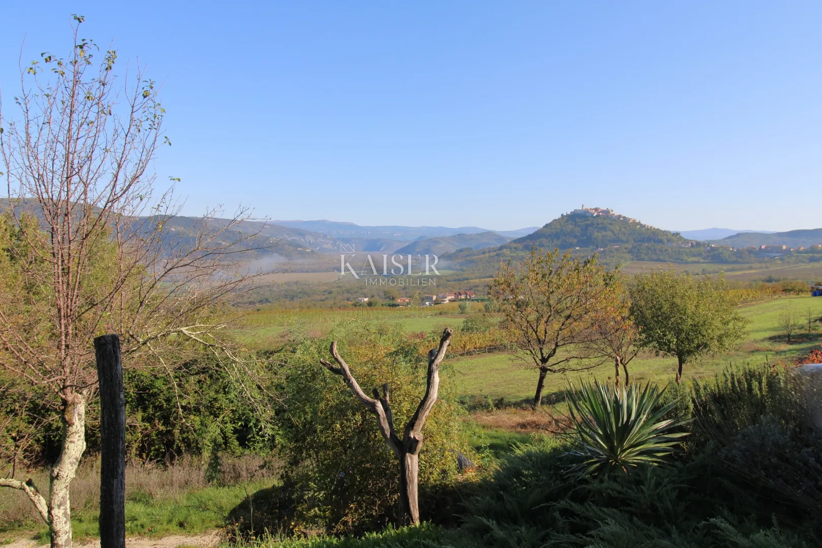 istra - motovun, građevinsko zemljište pogled motovun - slika 3