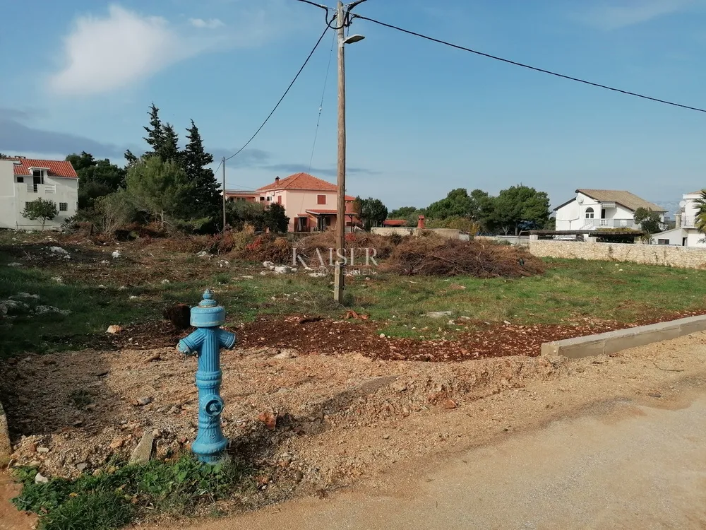 ugljan - građevinsko zemljište za investitore - slika 2
