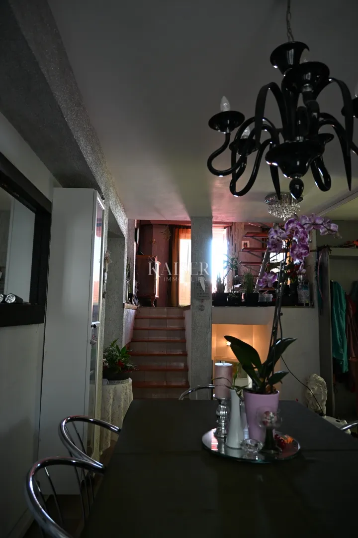 crikvenica - trosoban stan sa velikom okućnicom - slika 34