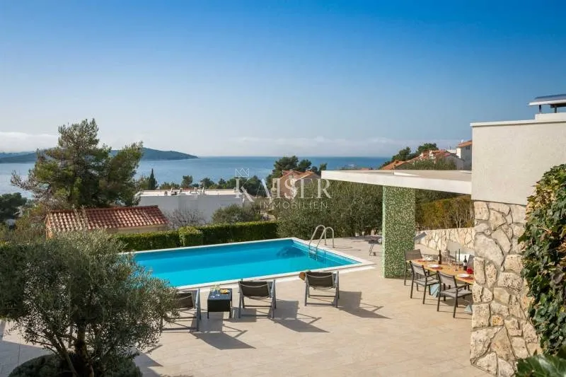 šibenik-žaborić – luksuzna vila 358 m² s bazenom, konobom i panoramskim pogledom - slika 2