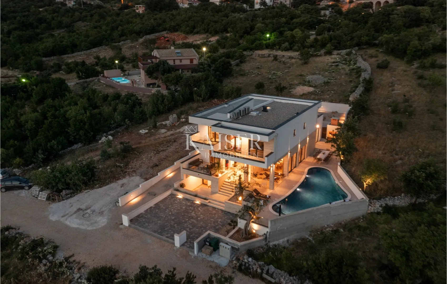 zadar - prostrana vila s bazenom u blizini mora - slika 30