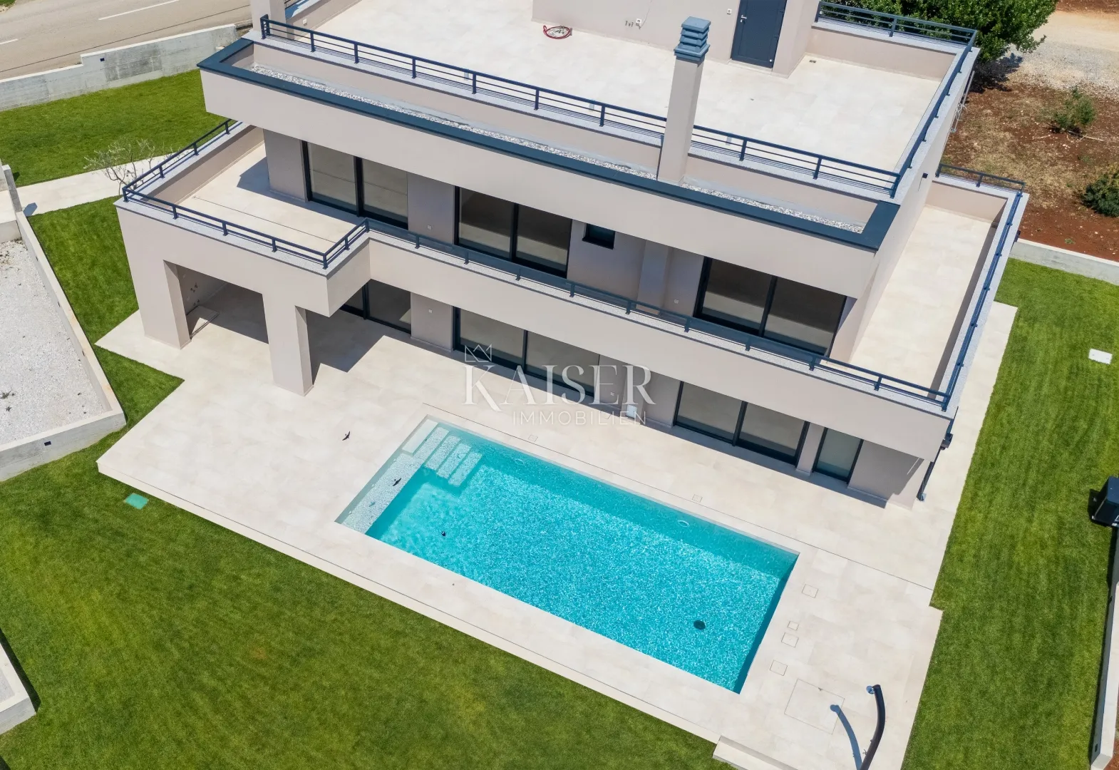 istra - poreč, vrlo luksuzna i moderna vila sa pogledom na more - slika 4