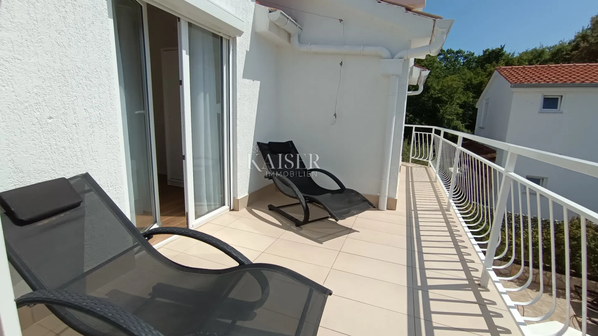 krk okolica- kuća 200m2 na mirnoj lokaciji s bazenom - slika 11