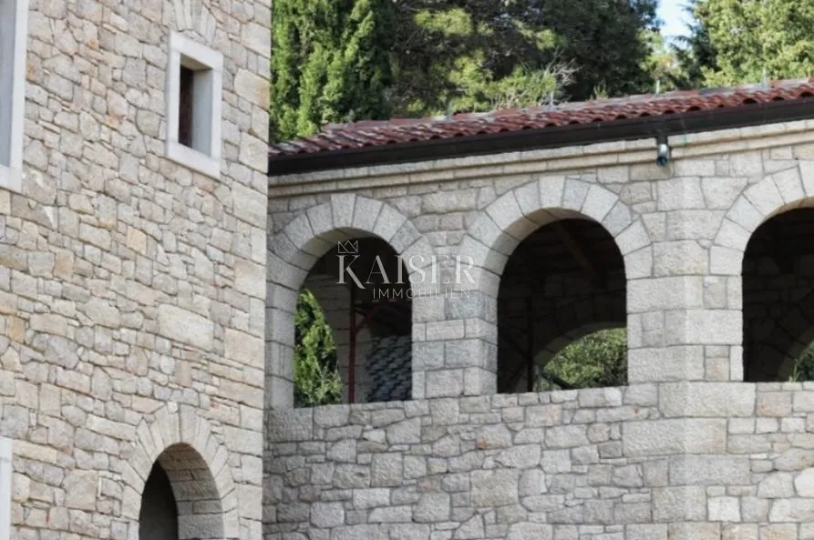 rovinj, sošići - jedinstvena kamena vila s pogledom na more - slika 2