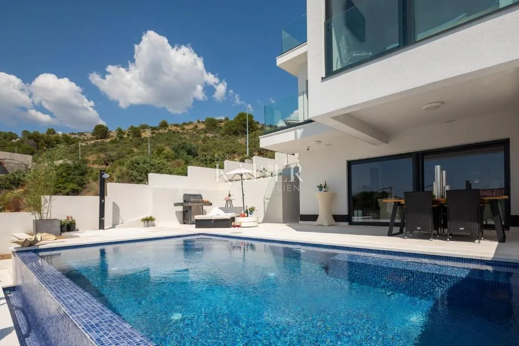 šibenik-rogoznica – moderna luksuzna vila s panoramskim pogledom na more i infinity bazenom - slika 4