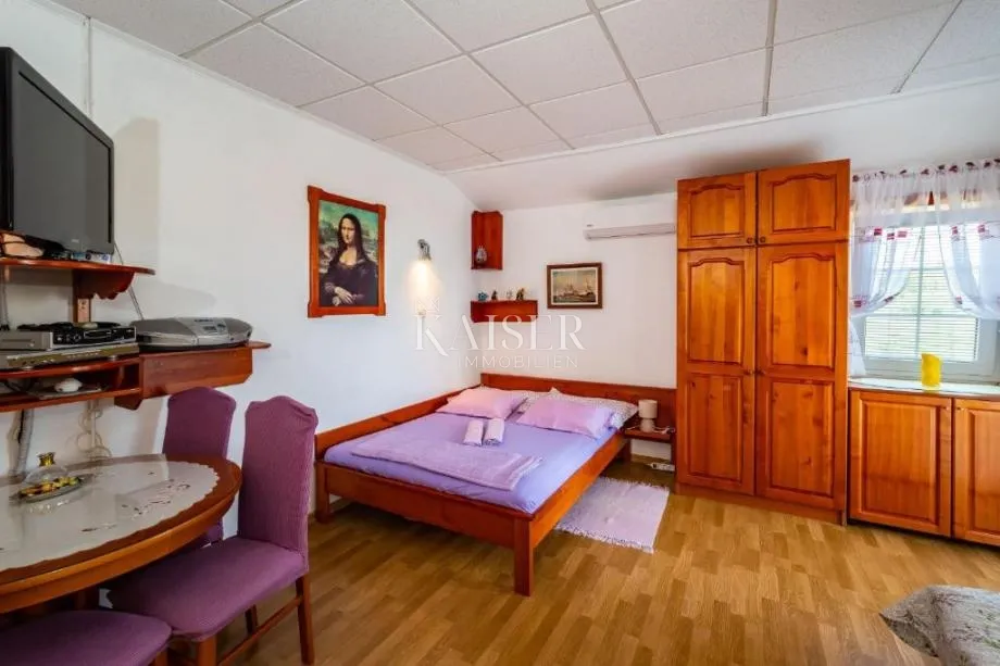 zadar - preko: 5 apartmana, 150 m od mora - slika 5