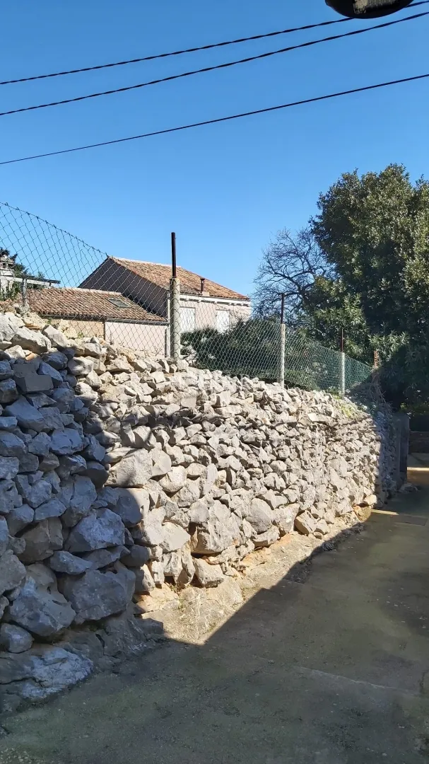 mali lošinj - kamena kuća s pomoćnim objektom i dvorištem - slika 8