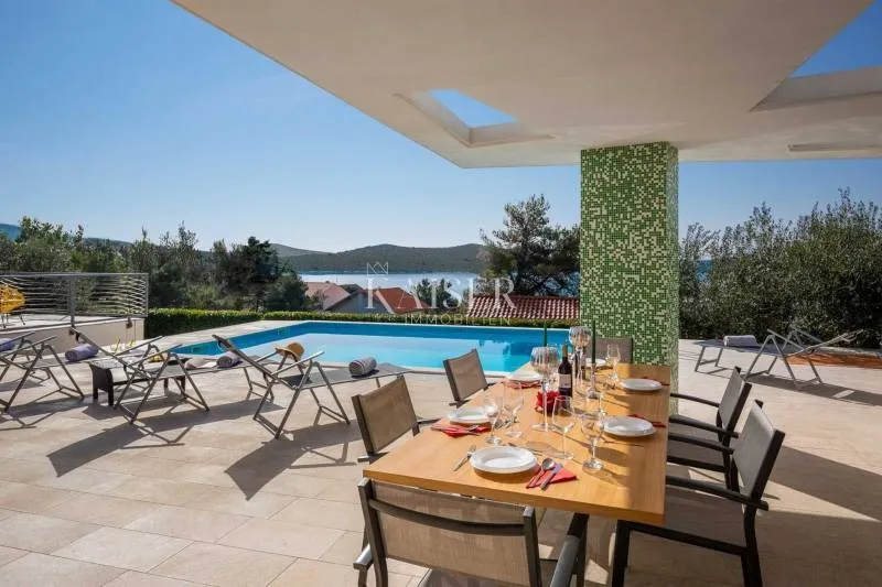 šibenik-žaborić – luksuzna vila 358 m² s bazenom, konobom i panoramskim pogledom - slika 6