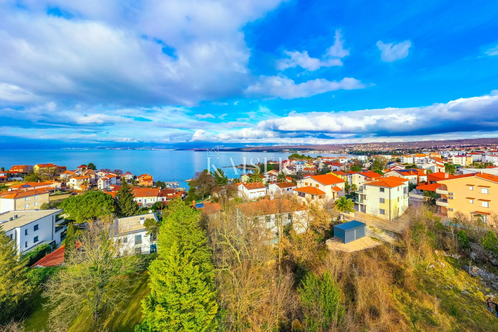 Otok Krk, Malinska - građevinsko zemljište 1039 m2, blizina mora - Vantačići, Malinska-Dubašnica