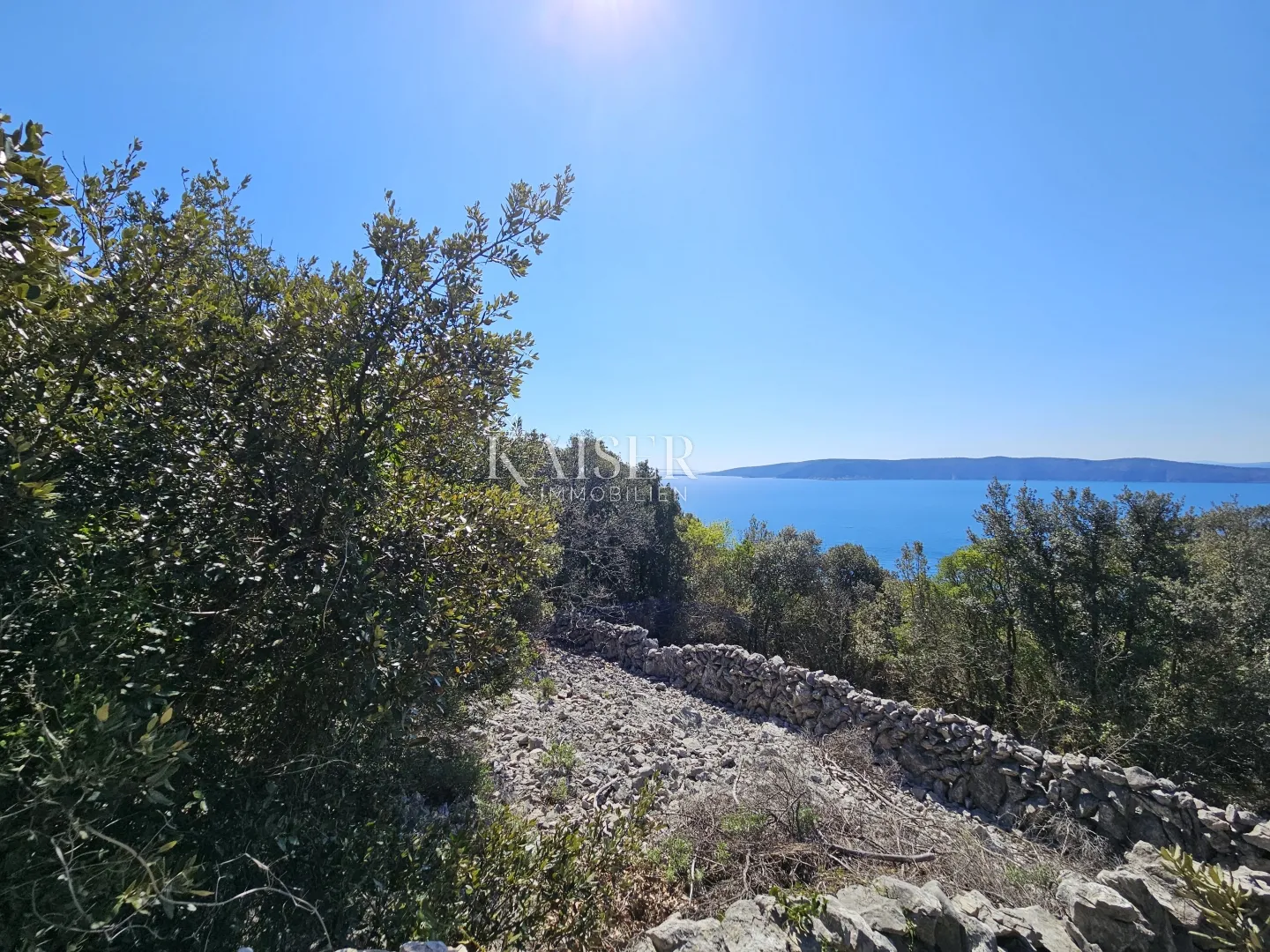 Otok Krk - poljoprivredno zemljište 150 m od mora - Skrbčići, Krk