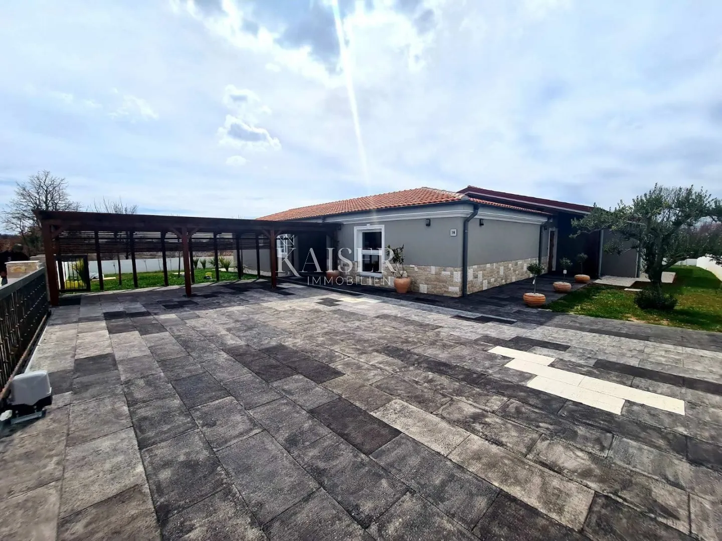 istra - svetvinčenat - kuća s bazenom, 248 m2 - slika 2
