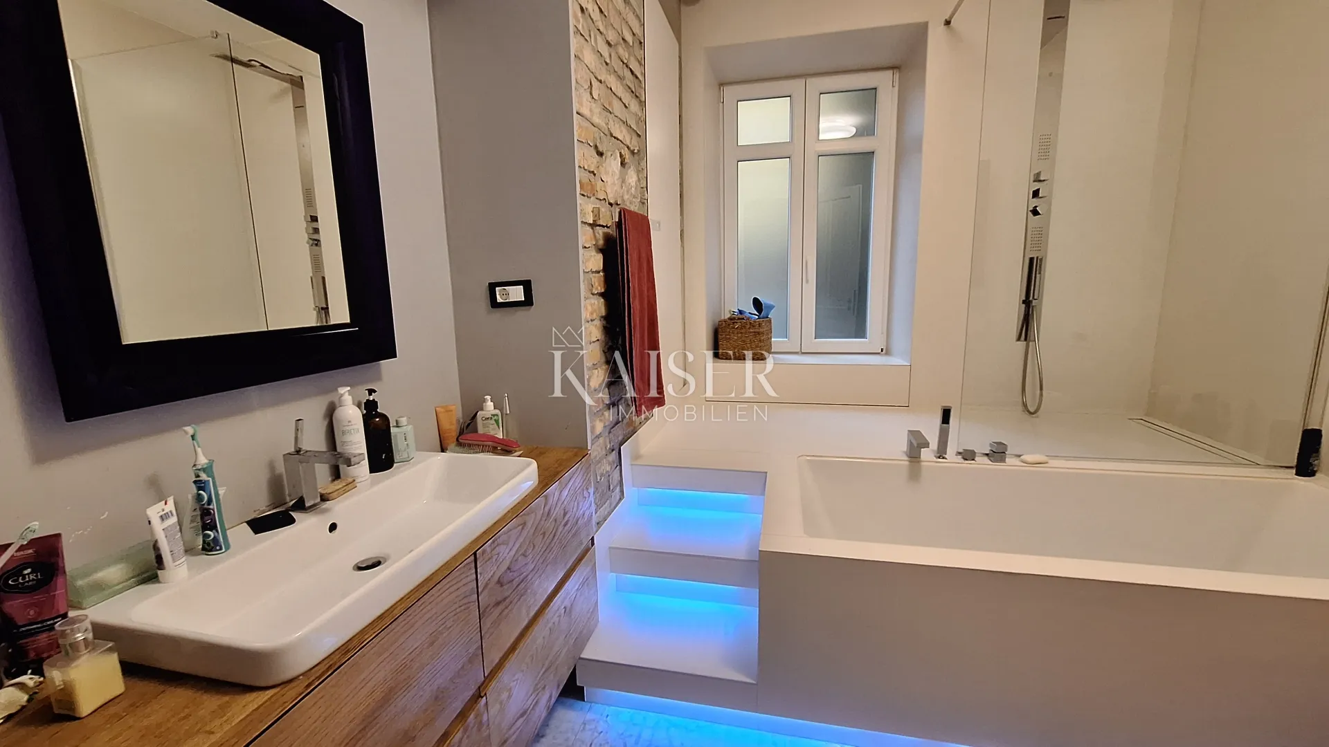 rijeka, bulevard- dvosoban renoviran stan 80,86 m2 na traženoj lokaciji - slika 9