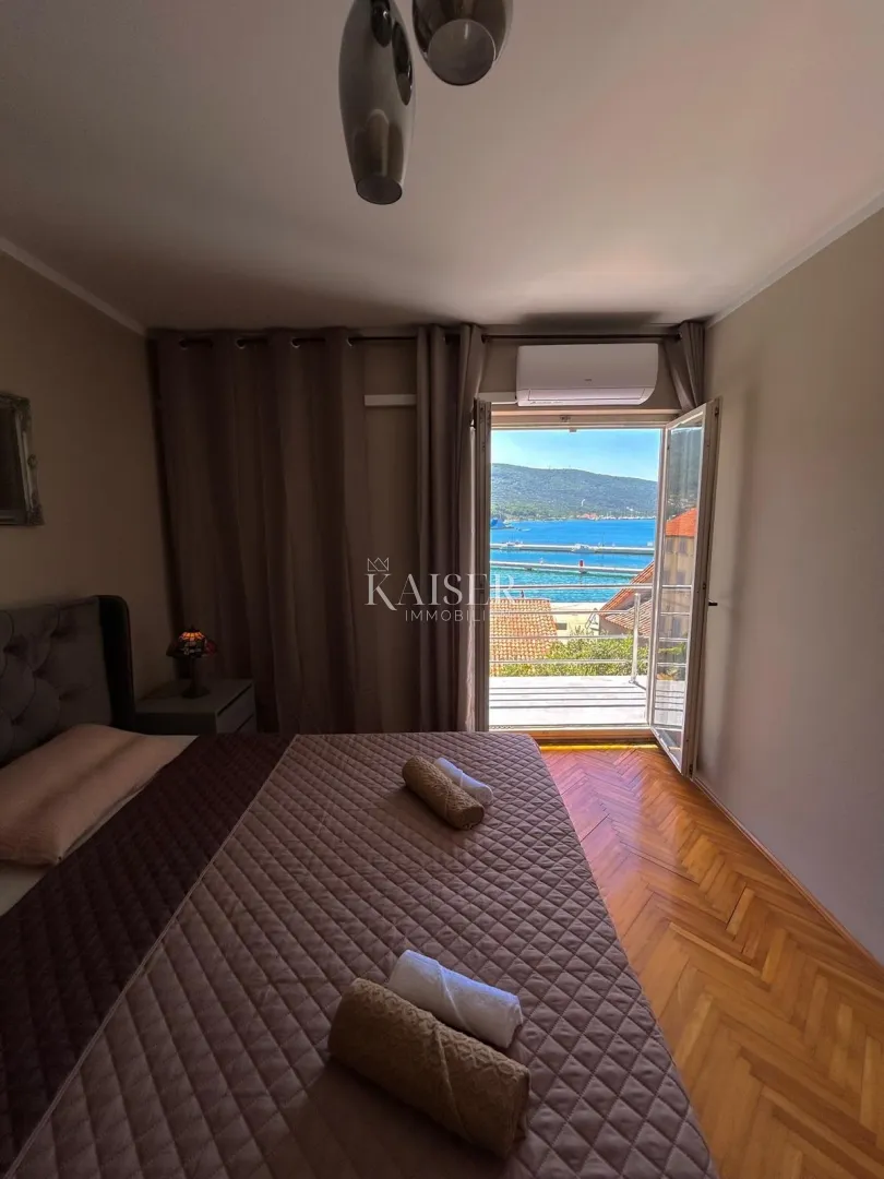 otok cres, cres - kuća sa 4 stana, 288m2, 50m od mora sa prekrasnim pogledom - slika 42