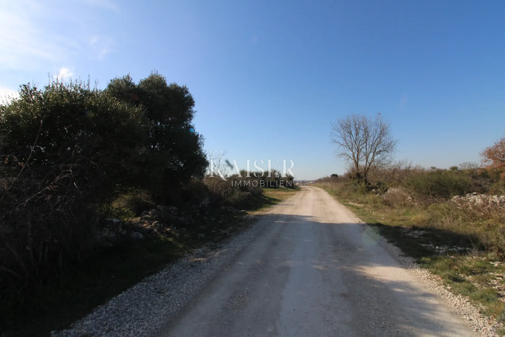 istra, medulin- poljoprivredno zemljište 4007m2 blizu građevinske zone - slika 7