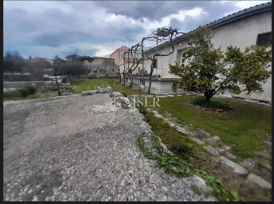 otok krk- samostojeća kuća s pogledom na more i velikim vrtom - slika 4
