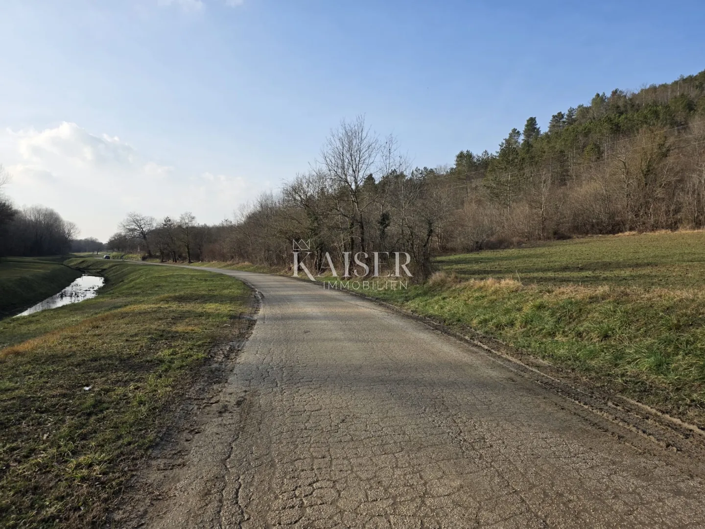 Istra, Motovun - građevinsko zemljište 37000m2