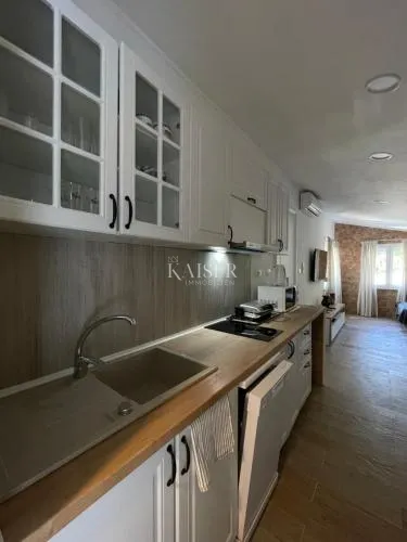 istra, labin - renovirana kuća s tri stana, 270 m2 - slika 4