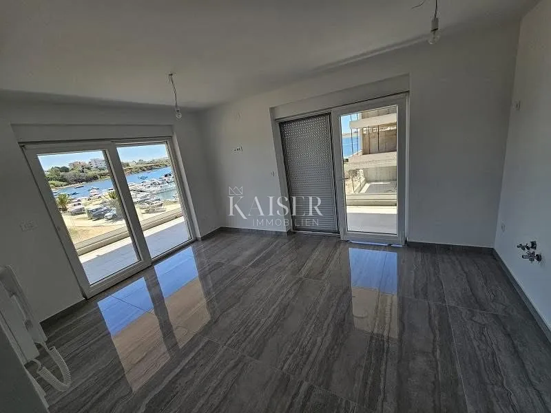 pag, povljana - apartman 56 m2 prvi red do mora - slika 2