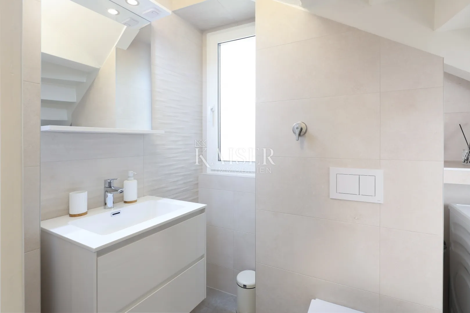 mošćenička draga, centar, stan i red do mora, dvije etaže, balkon - slika 6