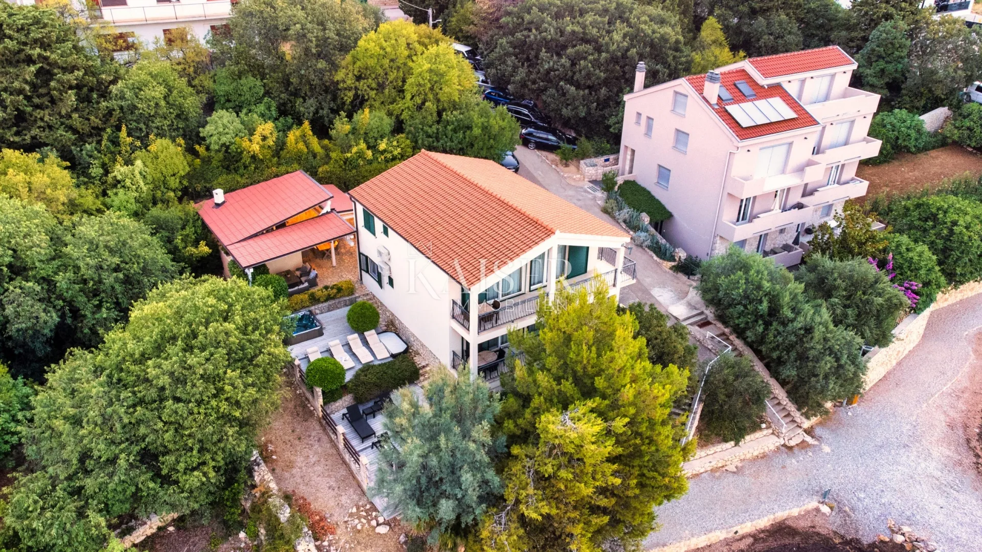 maslenica - kuća prvi red do mora - slika 16
