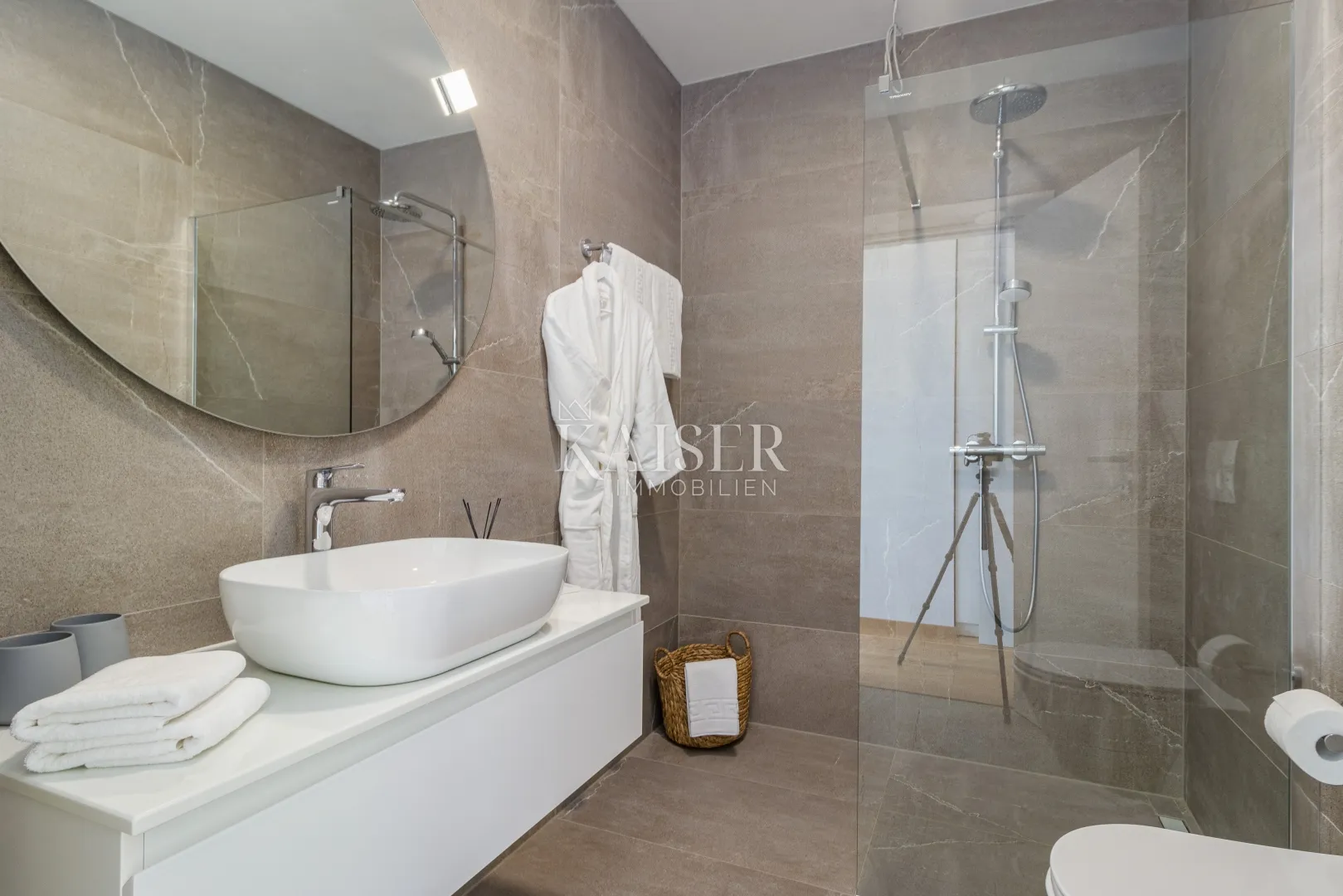 istra, medulin- luksuzna vila 400m2 s infinity bazenom - slika 15