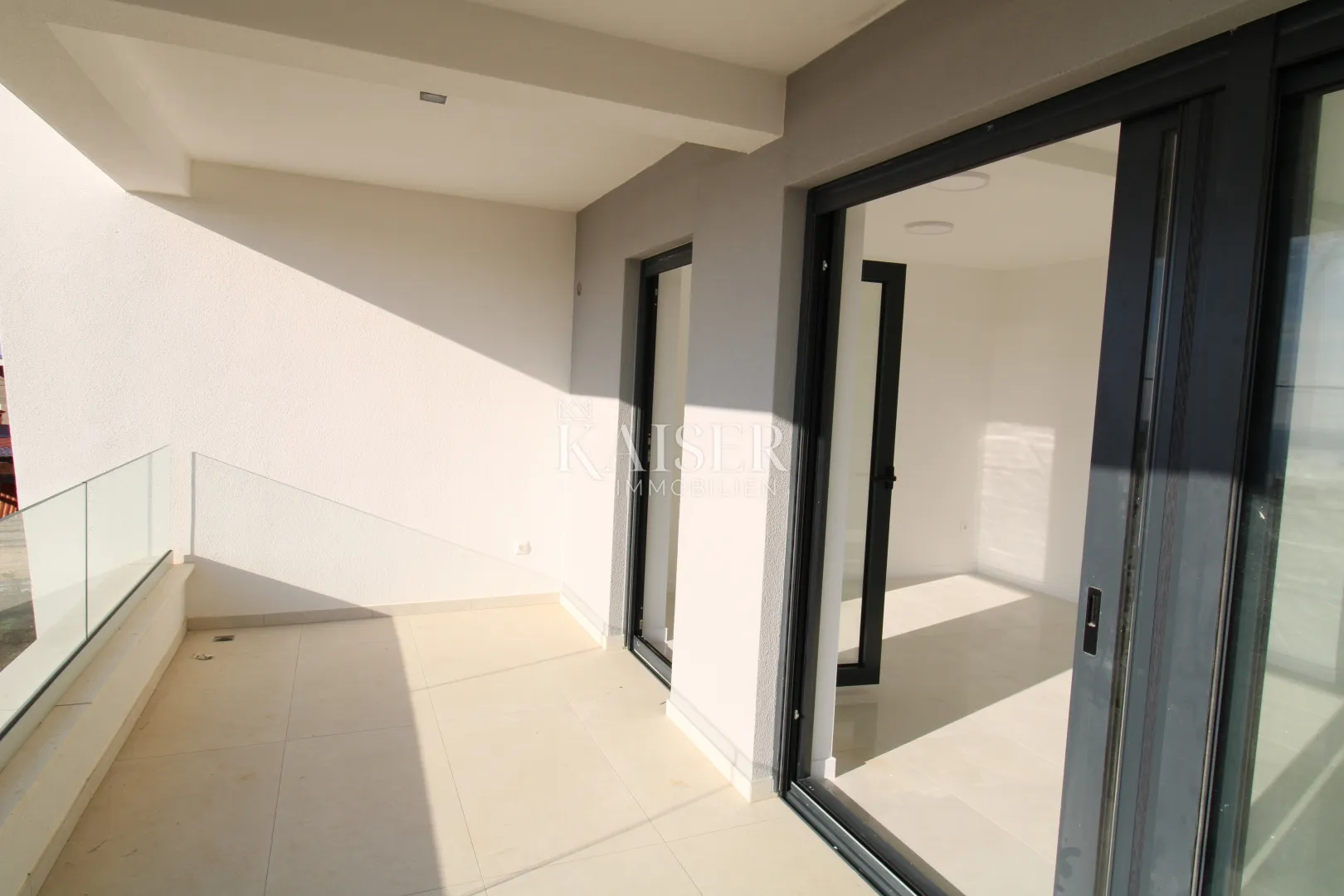 zadar- penthouse s krovnom terasom i pogledom na more - slika 29