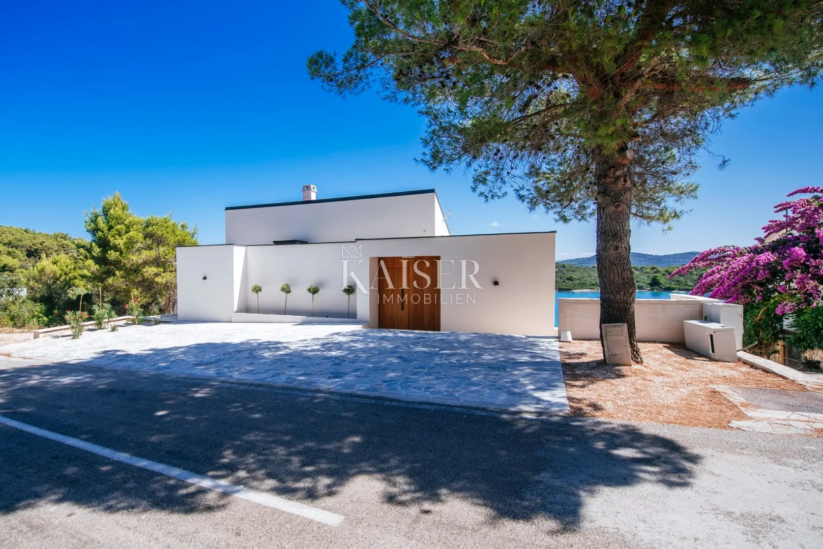 luksuzna vila s infinity bazenom i pogledom na more - slika 51