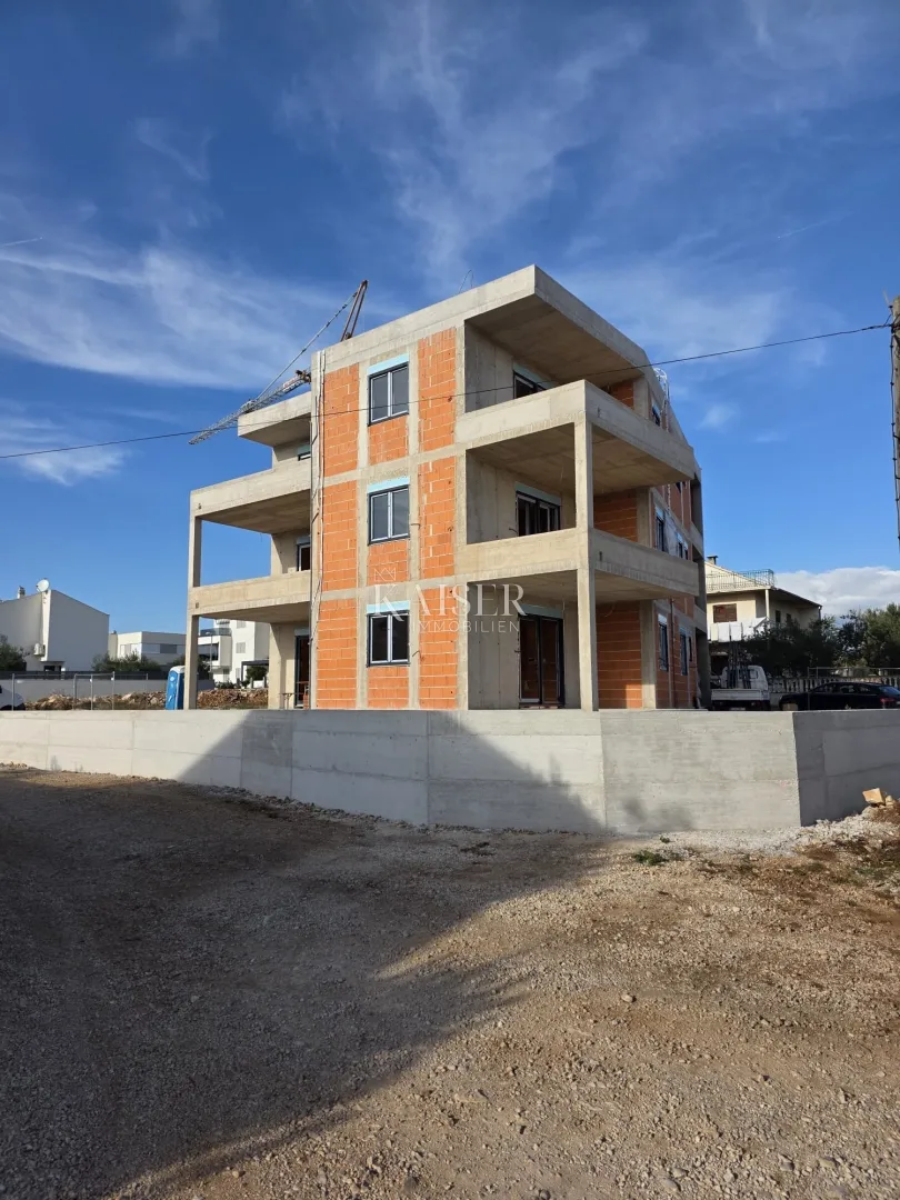 vodice, šibenik - moderan dvosoban stan s4 s natkrivenom terasom 700m od mora - slika 6