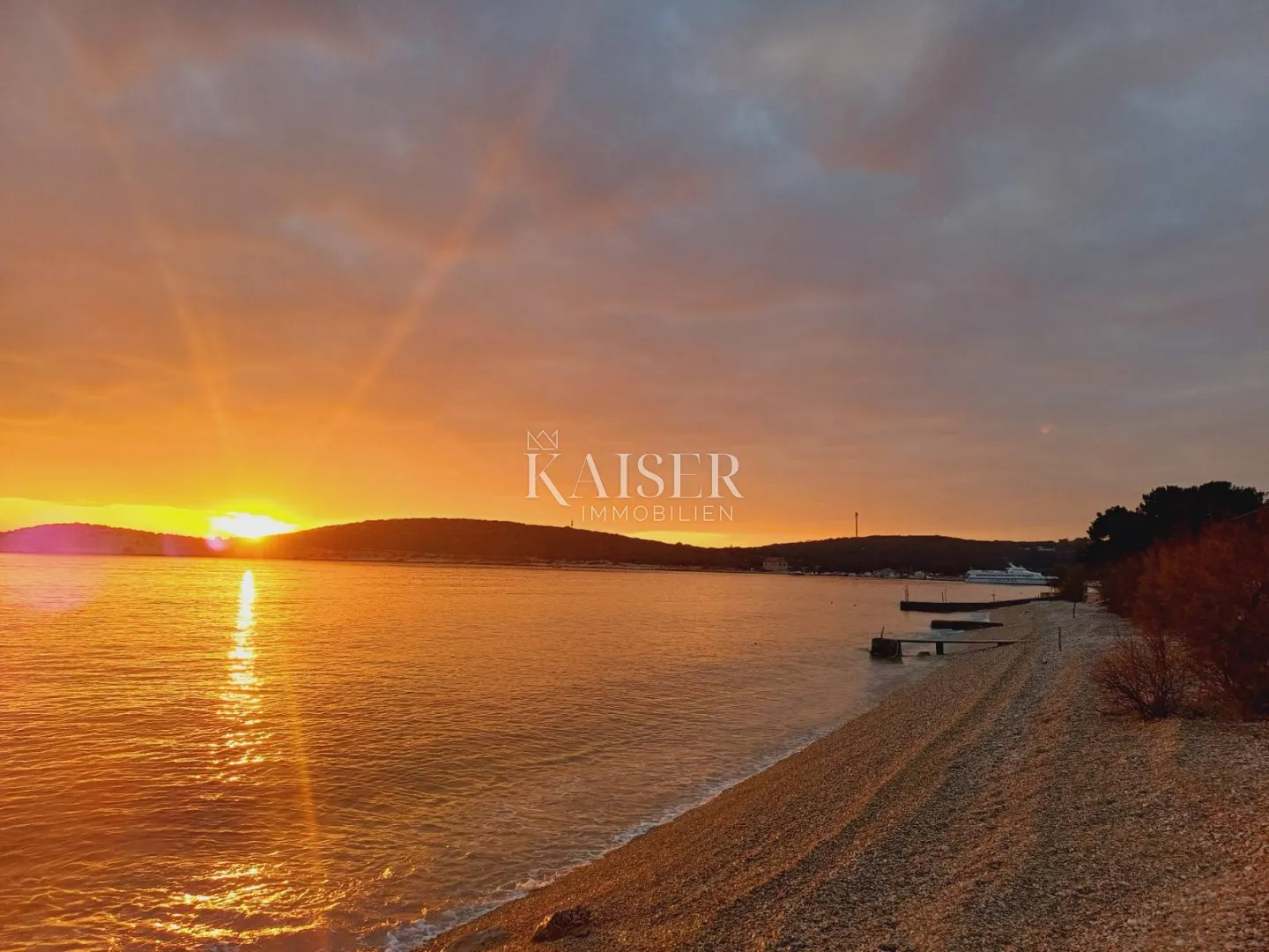 martinšćica, otok cres, mediteranska vila uz plažu - slika 31