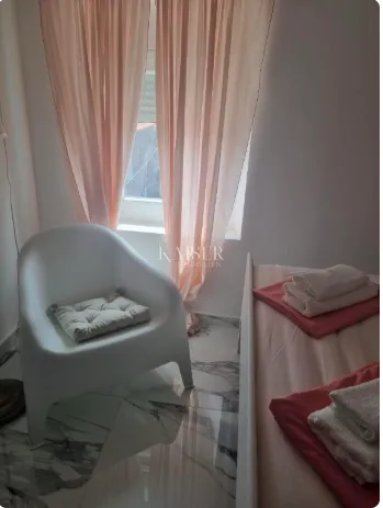 zadar – poluotok | trosoban stan u povijesnoj jezgri - slika 17