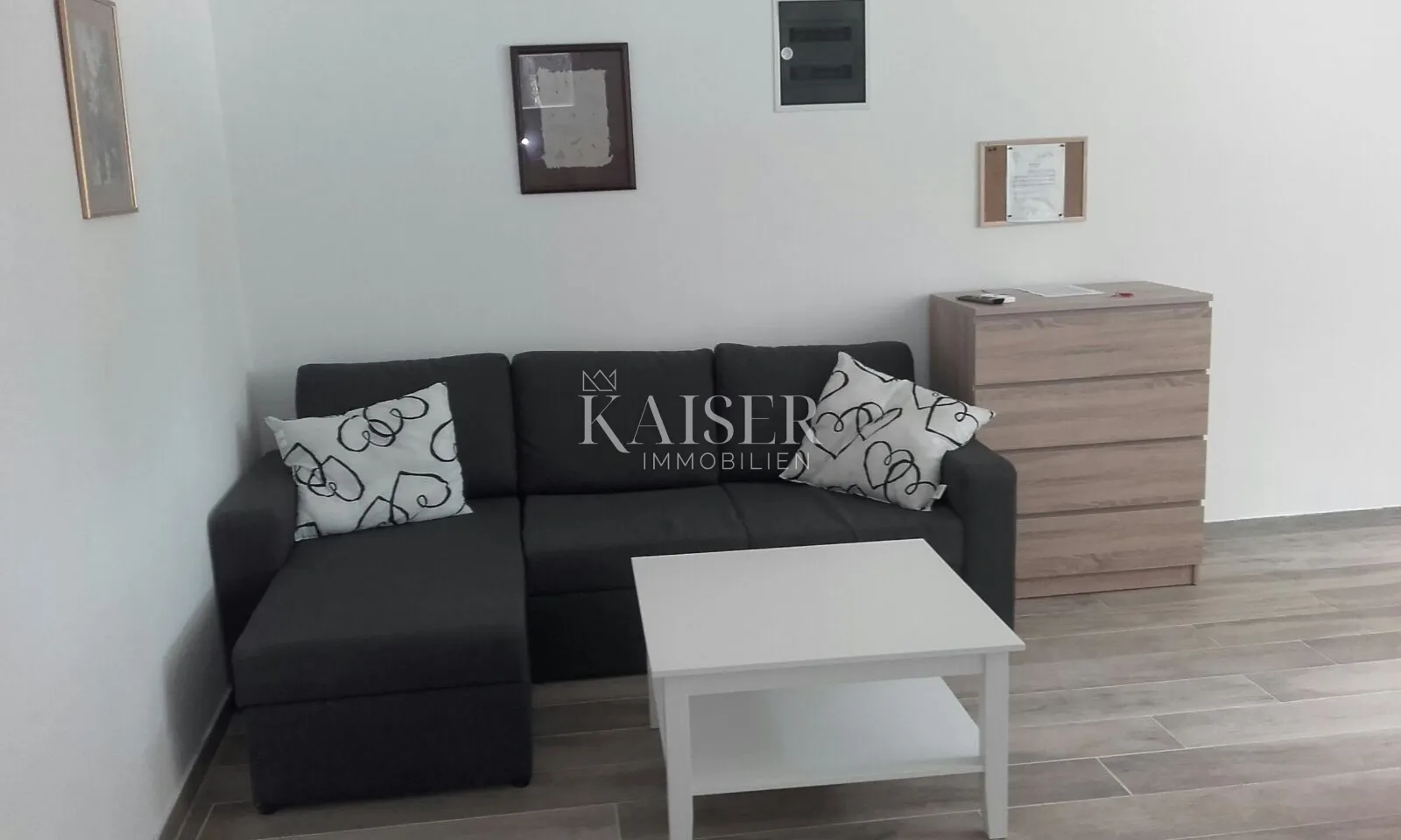otok vir- kuća 220m2 ,s 3 apartmana - slika 11