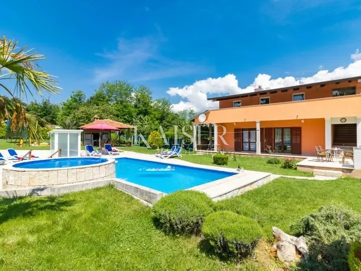 istra - motovun, kuća sa bazenom na 5560 m2 građevinske parcele - slika 2