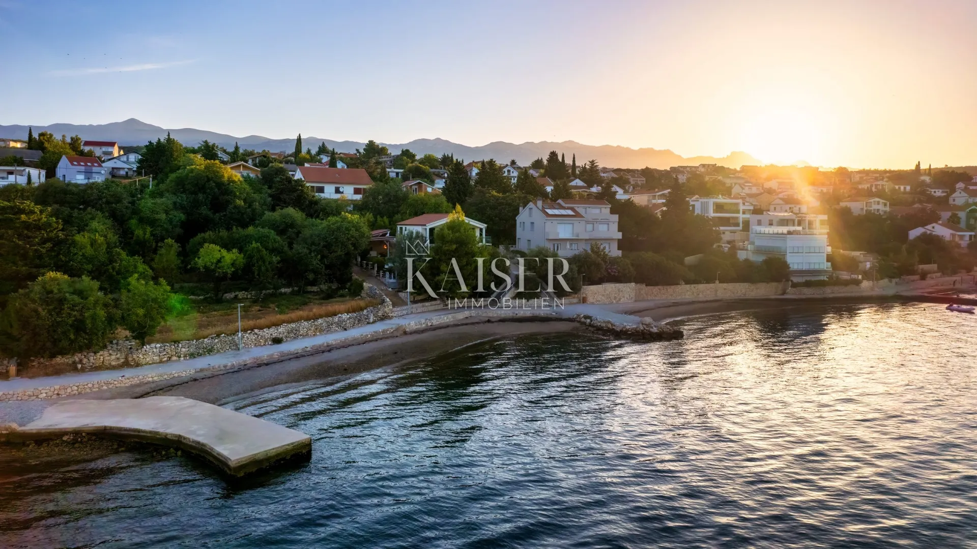 maslenica - kuća prvi red do mora - slika 6