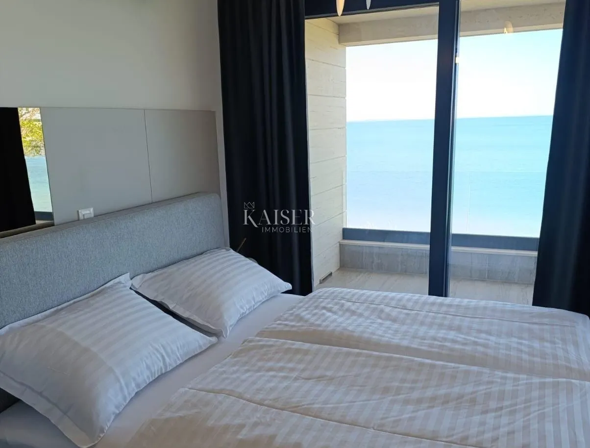otok pag - ekskluzivni penthouse 118m2 , prvi red do mora - slika 10