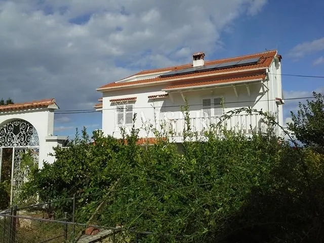 zadar, otok ugljan - dvoetažni stan 233m2, prvi red do mora - slika 4