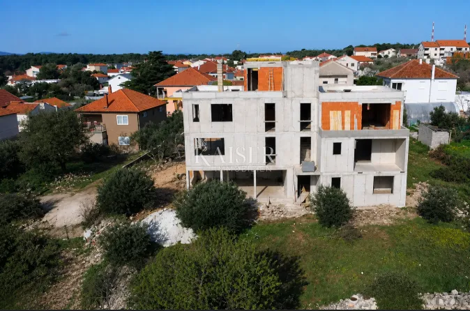 pakoštane – jednosoban stan s privatnom krovnom terasom, pogledom na more i garažnim mjestom, 300 m od plaže - slika 17