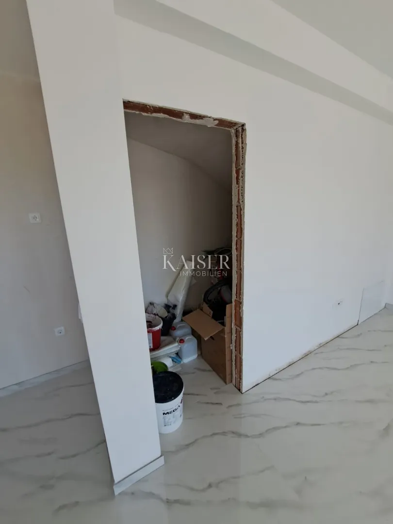 vodice, srima- dvojna kuća s bazenom 250m od mora - slika 7