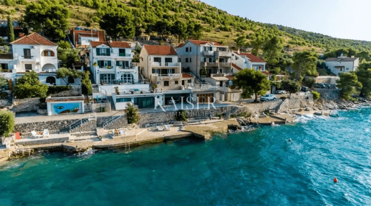 šibenik - kuća prvi red do mora - slika 15