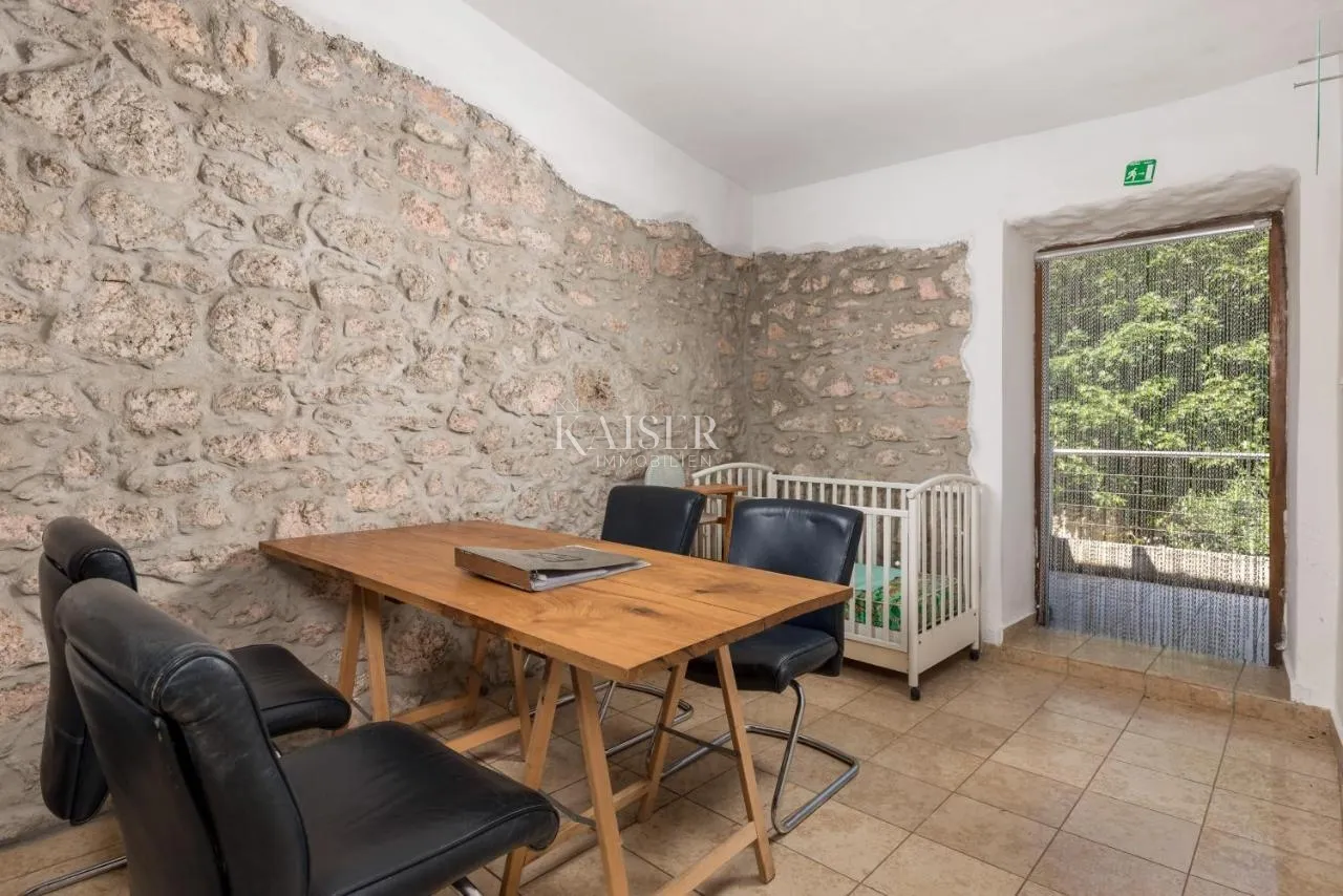 pula, istra- jedinstvena vila 258m2 s okućnicom 2459m2 - slika 11