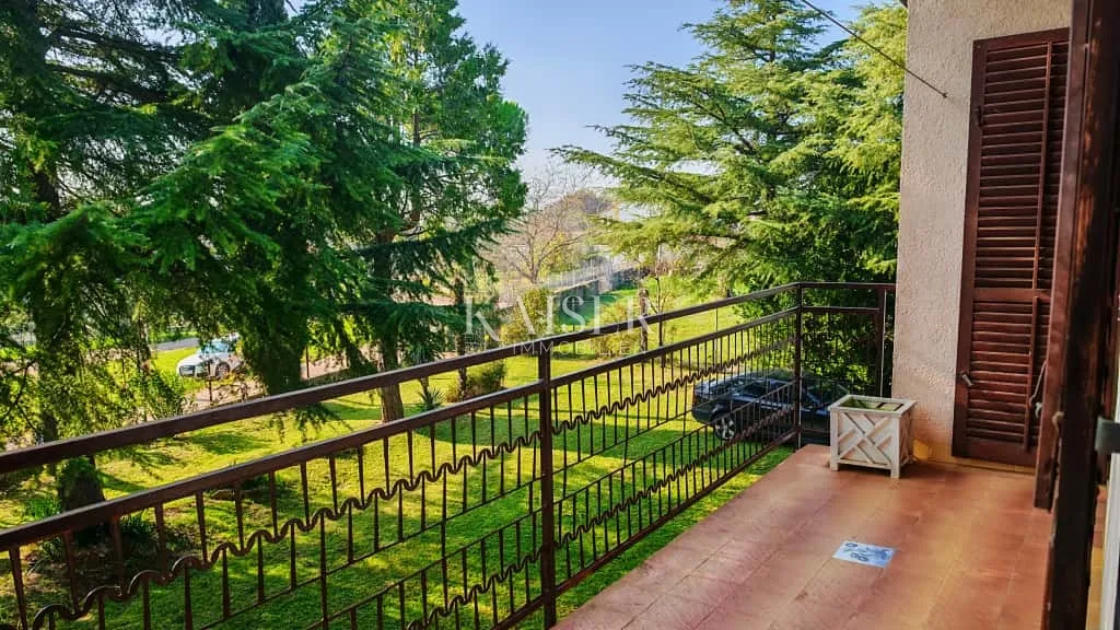 istra,poreč- kuća 200m2 s građevinskom parcelom 2600m2 - slika 3
