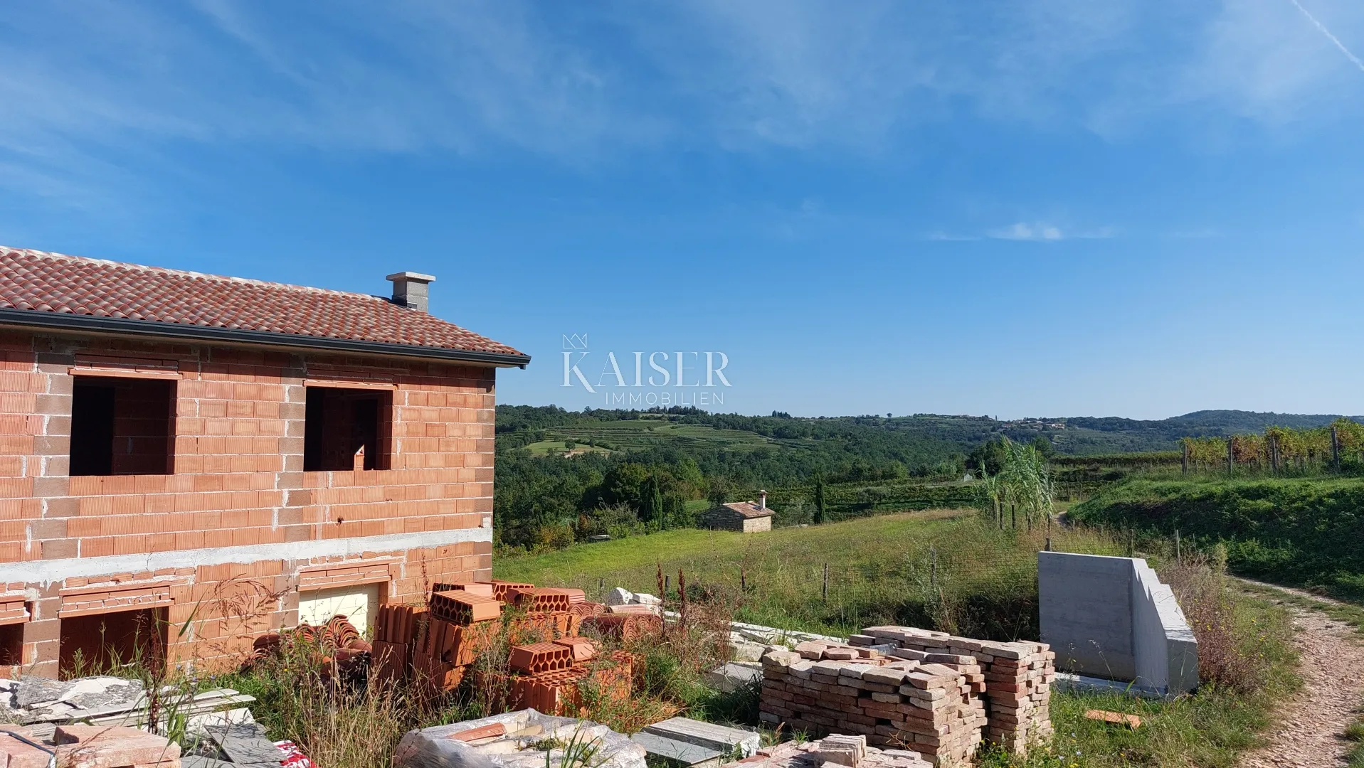 istra, momjan, vila s bazenom u izgradnji - slika 9