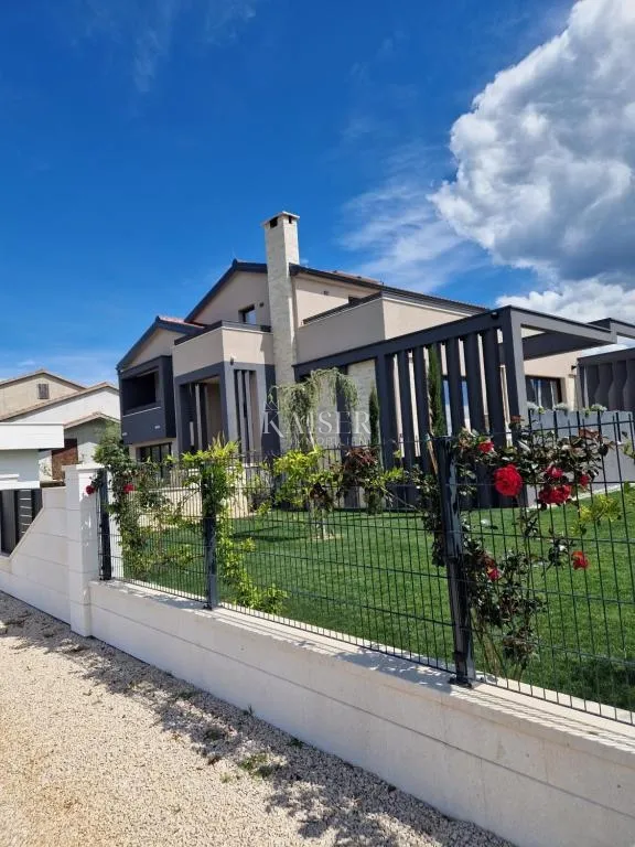 zadar, privlaka – moderna vila okružena maslinicima, vinogradima i nepreglednim poljima koja se stapaju s horizontom mora - slika 39